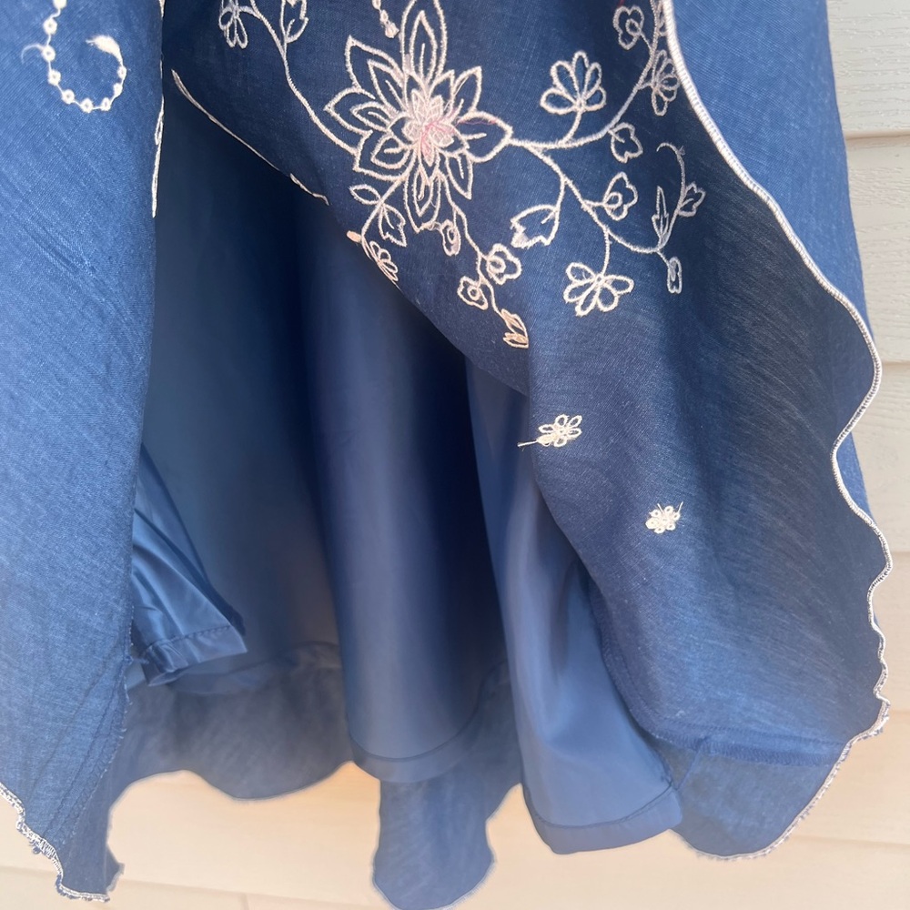 Jones New York Blue Linen blend embroidered skirt - Size 8 - Picture 5 of 12
